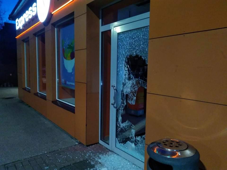 Kaune parduotuvę apvogę jaunuoliai grobiu pasidžiaugti taip ir nespėjo 