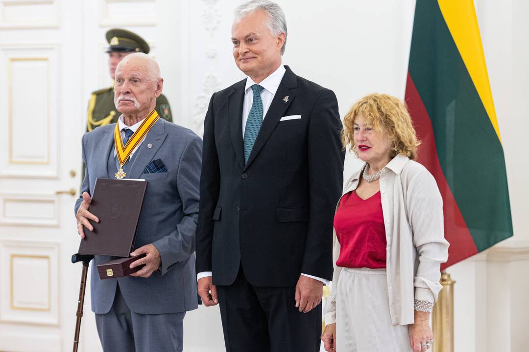 Lietuvos Respublikos Prezidentas G. Nausėda įteikė valstybės apdovanojimus
