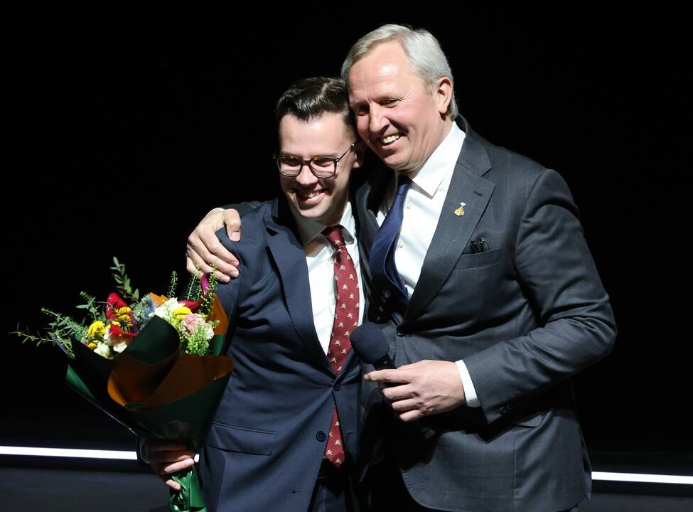 Įvertino: be „Kultūros smaragdo“, įteikti ir šeši Kauno rajono kultūros smaragdinio švyturio apdovanojimai.