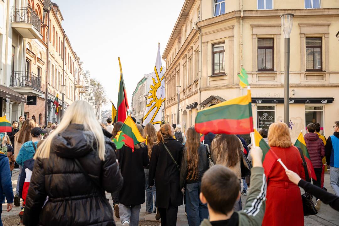 Miestą budino šventinė eisena 