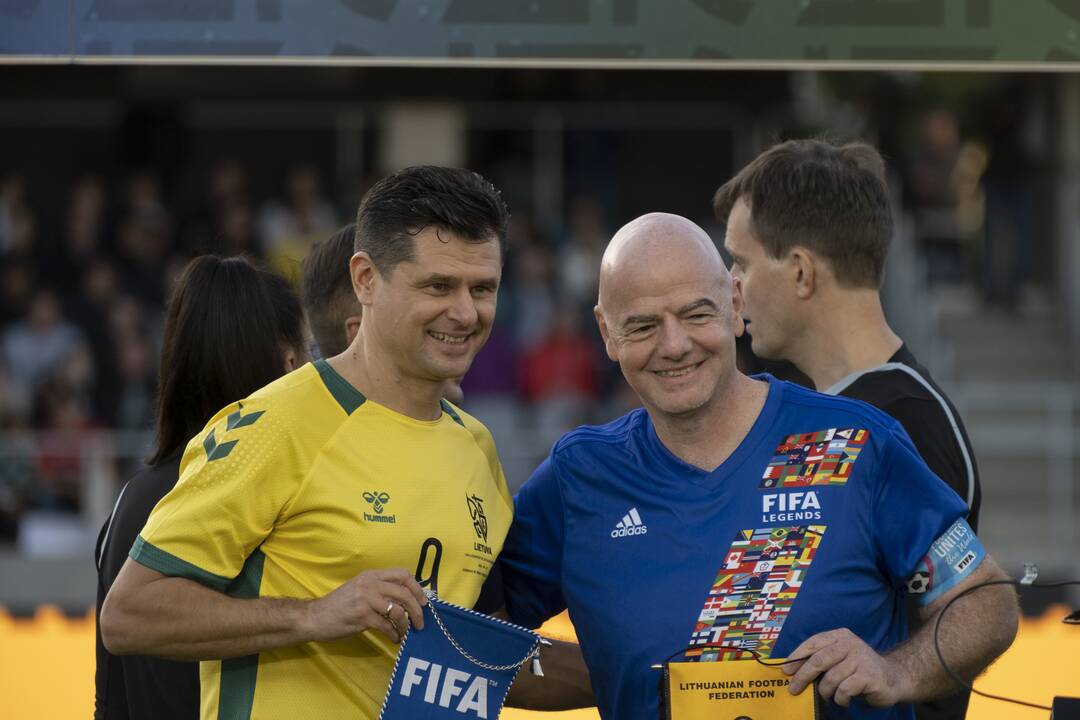 Kauno S. Dariaus ir S. Girėno stadione įvyko Lietuvos ir FIFA futbolo legendų rungtynės