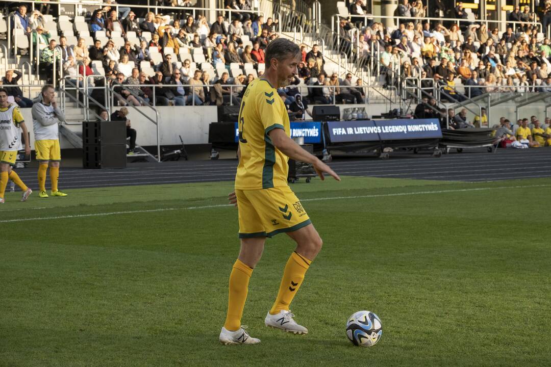 Kauno S. Dariaus ir S. Girėno stadione įvyko Lietuvos ir FIFA futbolo legendų rungtynės
