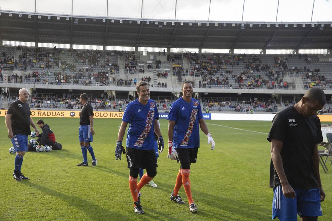 Kauno S. Dariaus ir S. Girėno stadione įvyko Lietuvos ir FIFA futbolo legendų rungtynės