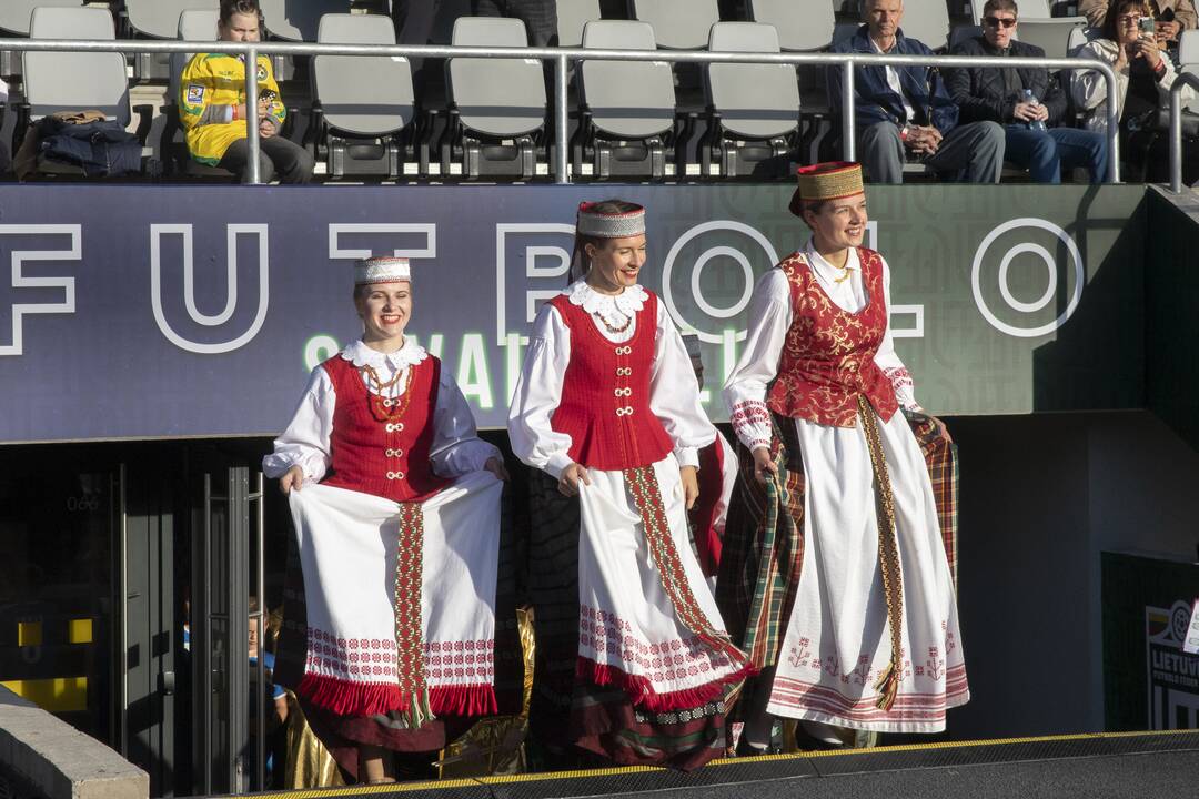 Kauno S. Dariaus ir S. Girėno stadione įvyko Lietuvos ir FIFA futbolo legendų rungtynės