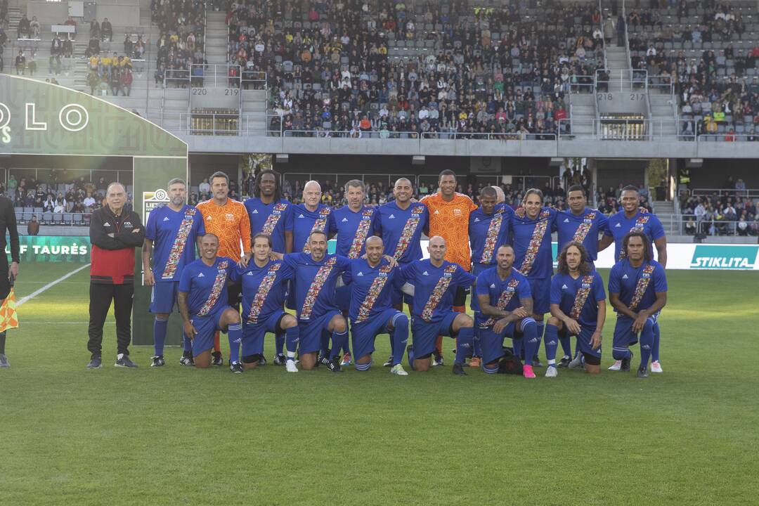Kauno S. Dariaus ir S. Girėno stadione įvyko Lietuvos ir FIFA futbolo legendų rungtynės