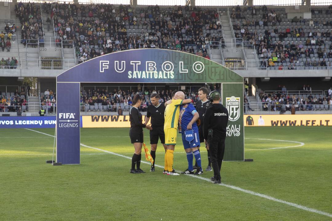 Kauno S. Dariaus ir S. Girėno stadione įvyko Lietuvos ir FIFA futbolo legendų rungtynės