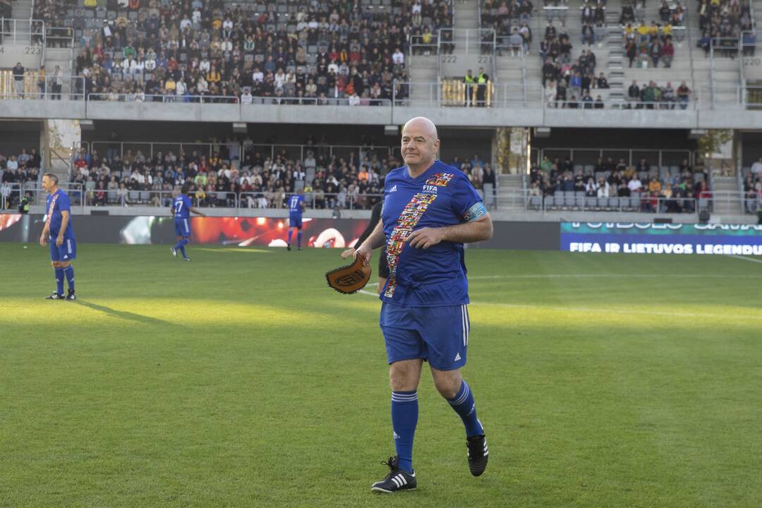 Kauno S. Dariaus ir S. Girėno stadione įvyko Lietuvos ir FIFA futbolo legendų rungtynės