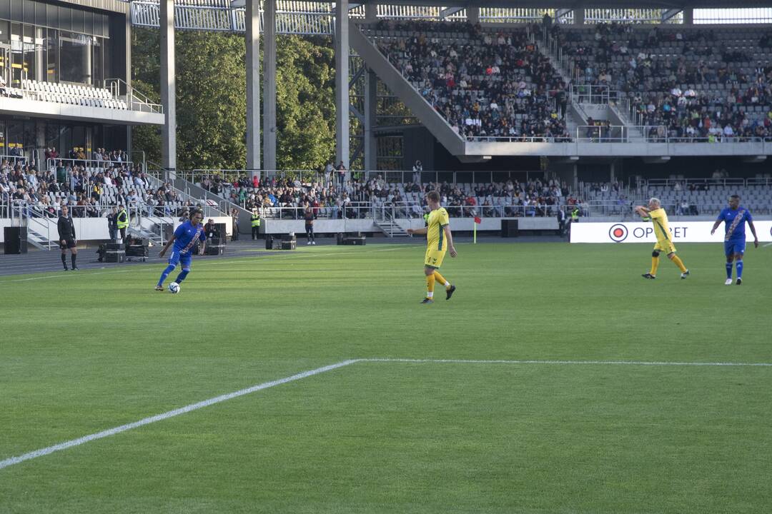 Kauno S. Dariaus ir S. Girėno stadione įvyko Lietuvos ir FIFA futbolo legendų rungtynės
