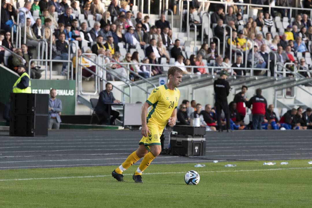 Kauno S. Dariaus ir S. Girėno stadione įvyko Lietuvos ir FIFA futbolo legendų rungtynės