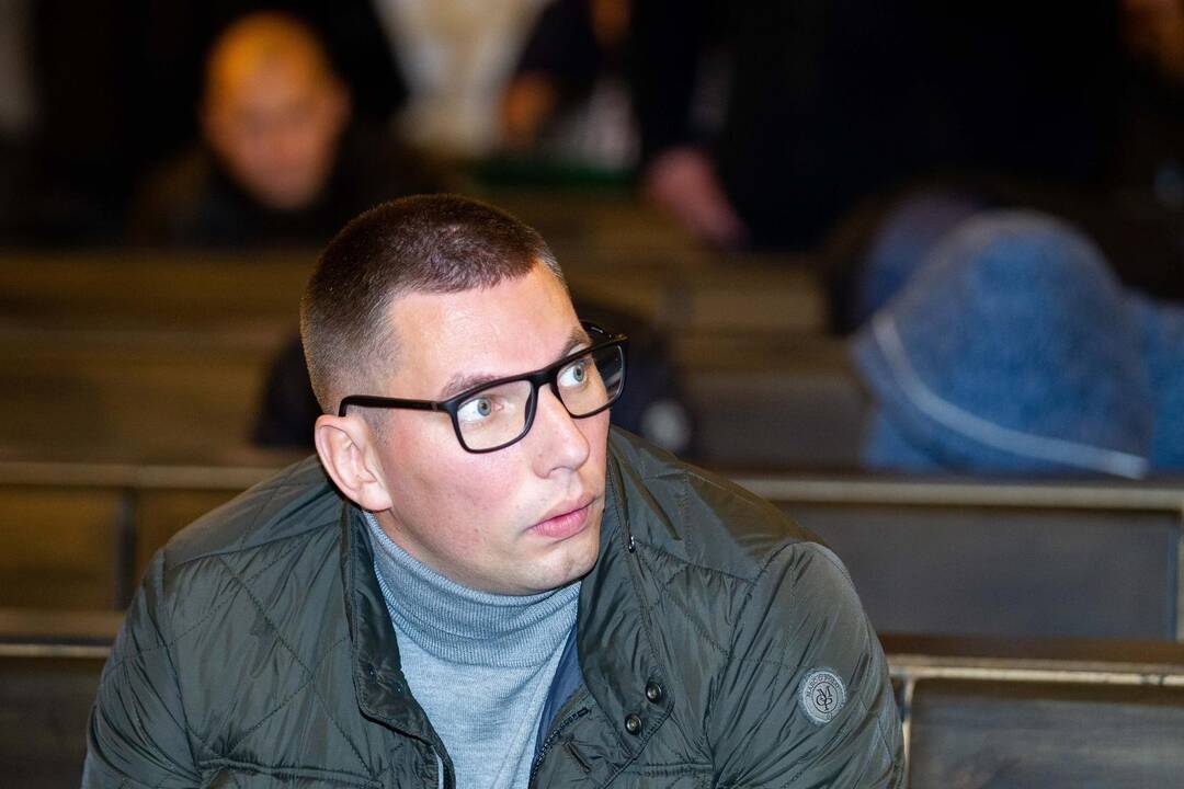 Teisiama pavojinga kalinių gauja