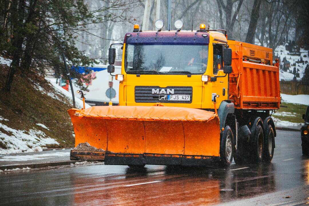Rinkitės saugų greitį: vietomis rajoniniai keliai – provėžoti, aplediję