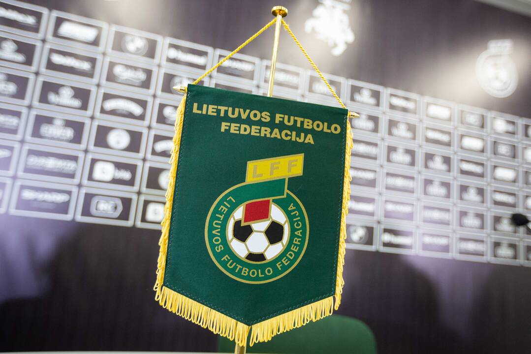 Premjerė su UEFA vadovu aptars LFF įstatų keitimą, veiklos skaidrinimą
