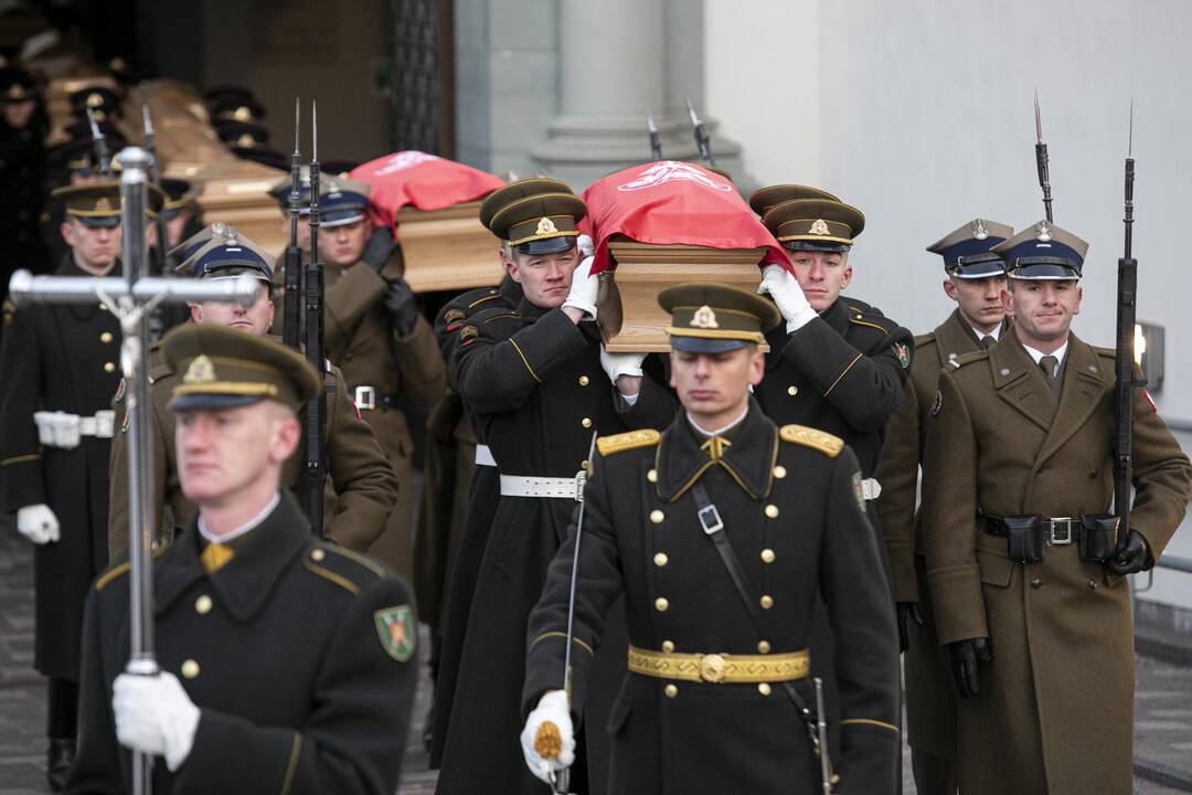 Iškilmingos sukilimo vadų laidotuvės