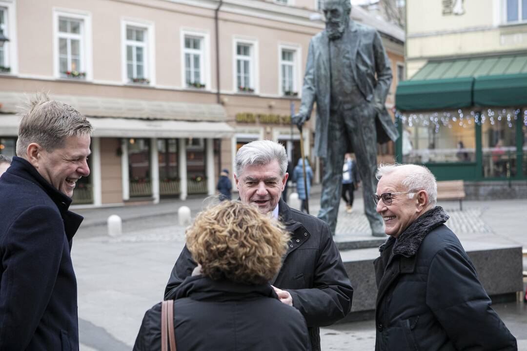 Kroatai J. Basanavičių papuošė kaklaraiščiu