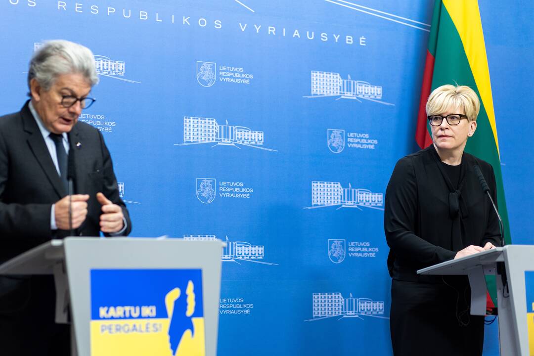 I. Šimonytės ir EK nario Th. Bretono spaudos konferencija