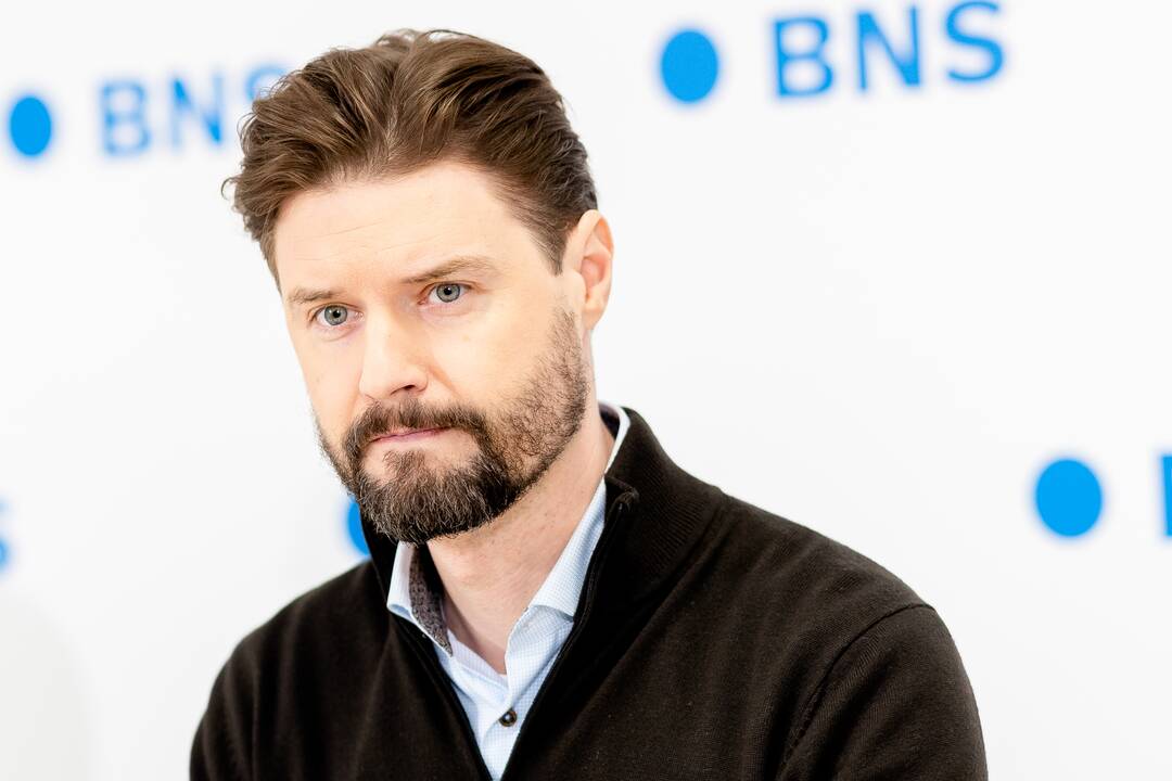 Partijų spaudos konferencijos po pirmojo rinkimų turo