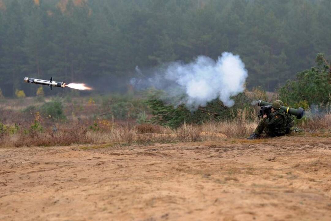 Lietuva iš JAV papildomai perka prieštankines raketų sistemas „Javelin“