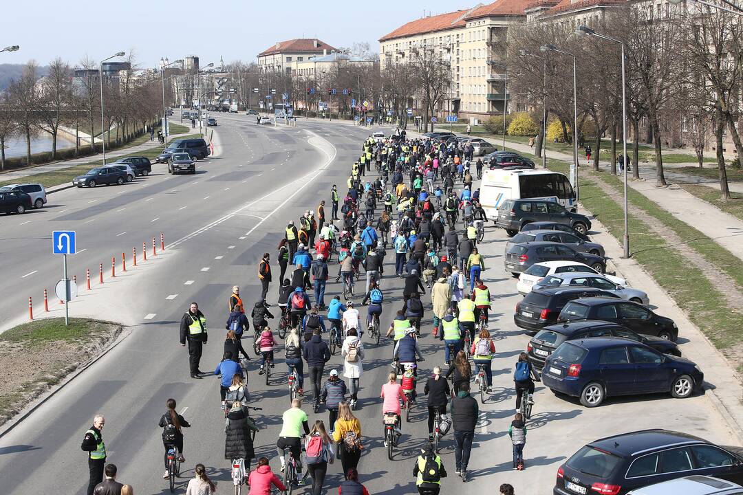 Riedynėmis Kaunas atidarė dviračių sezoną