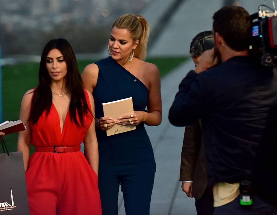 Seserys Kim ir Khloe Kardashian