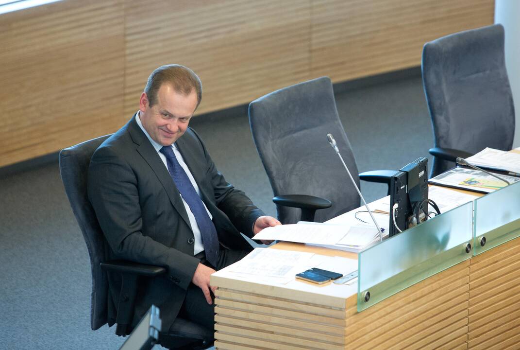 Iš A. Skardžiaus leidimo dirbti su slapta informacija atimti neketina