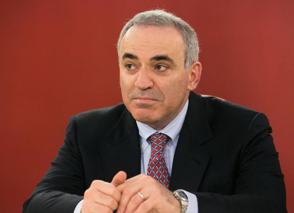G. Kasparovas: Vakarų šalys pradeda suprasti, kad V. Putinas Ukraina neapsiribos