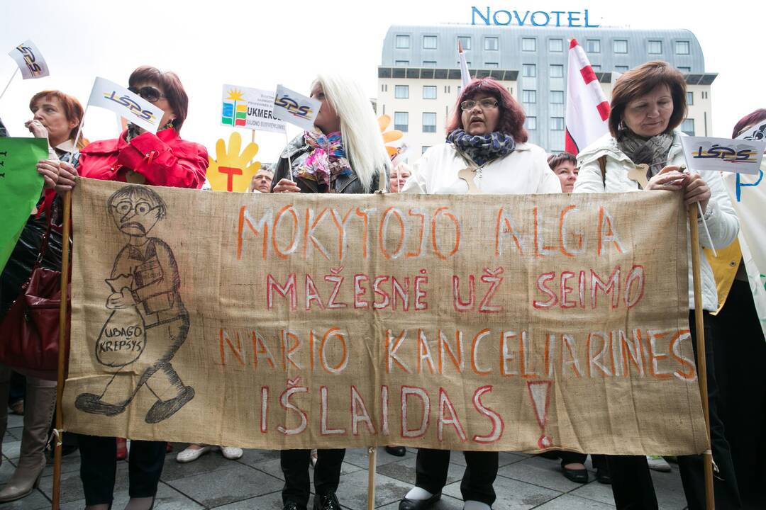 Iki mokytojų etatinio apmokėjimo įvedimo liko paskutinis balsavimas