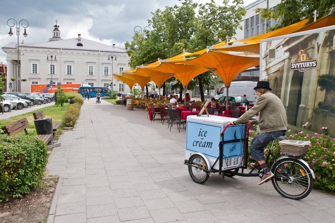 Vilniuje šią vasarą veikia 230 lauko kavinių