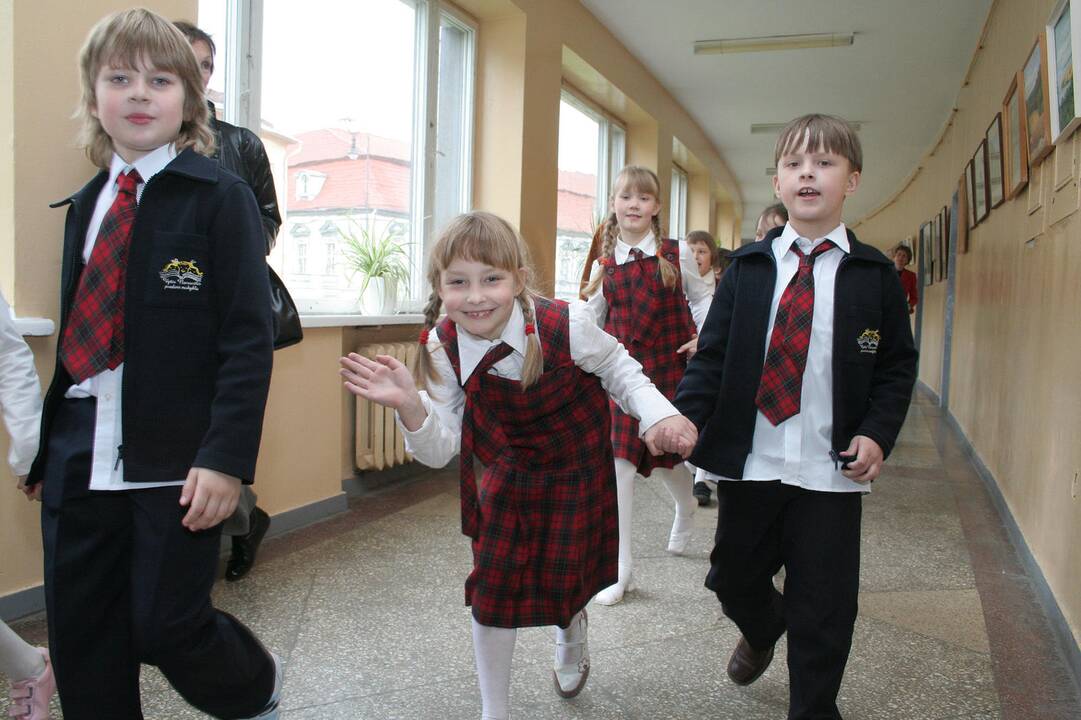 Švietimo ministrė: į mokyklas sugrįžo maždaug 58 tūkst. pradinukų