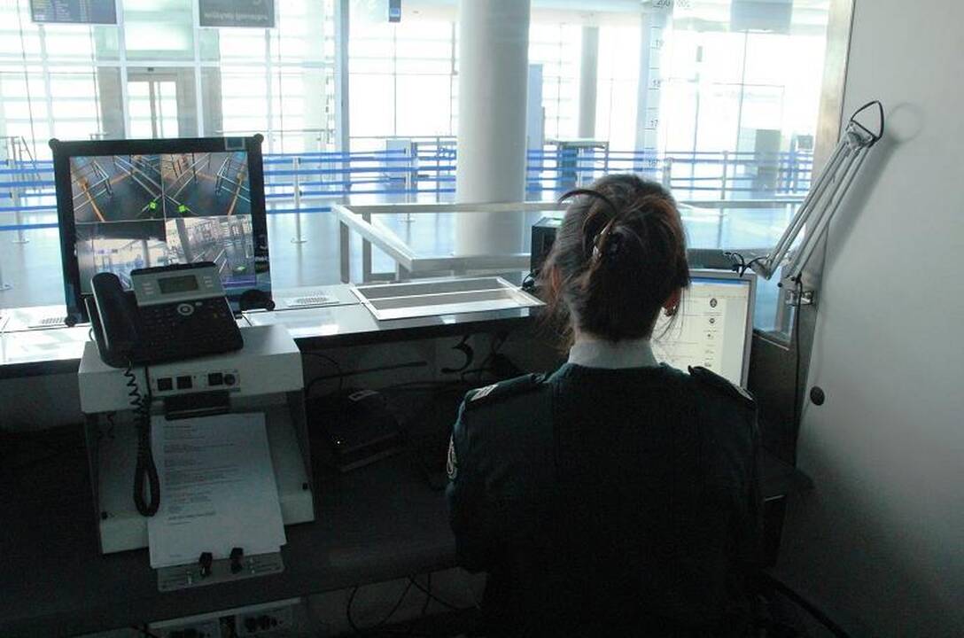 Į Lietuvą neįleista azerbaidžaniečių šeima suvaidino spektaklį