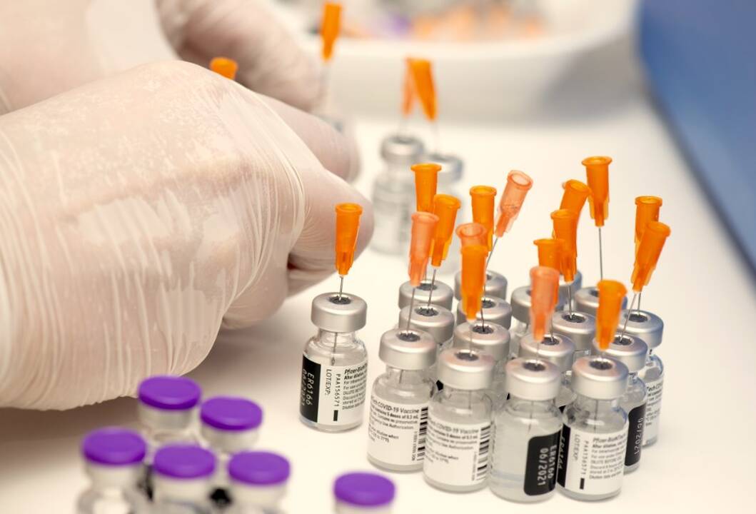 Prancūzijoje šią savaitę bus pradėta gaminti bendrovių „Pfizer“ ir „BioNTech“ sukurta vakcina