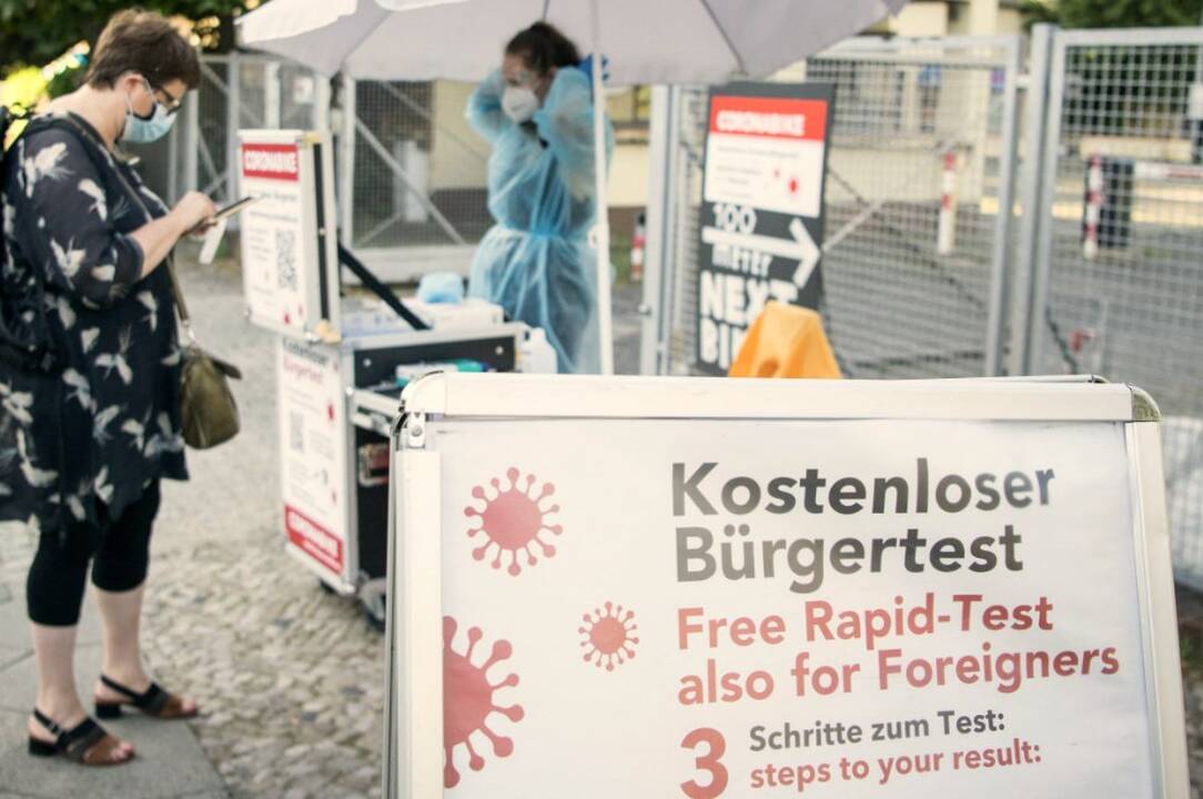 Nepaskiepytiems vokiečiams gali tekti susimokėti už COVID-19 tyrimus