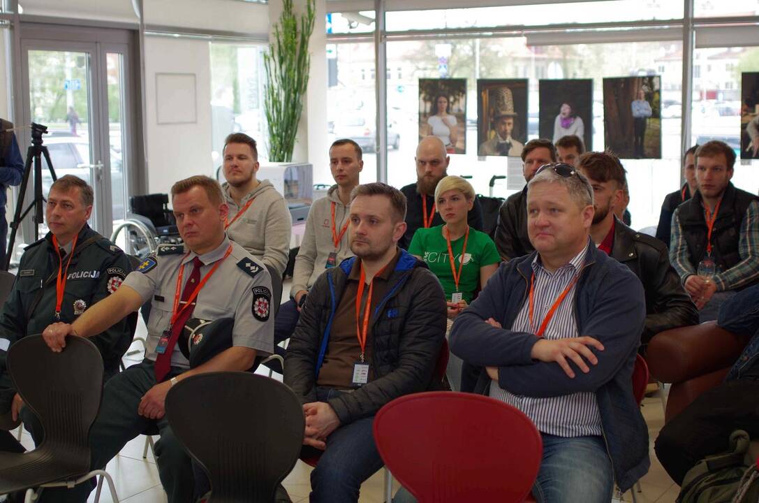 Prasidėjo elektromobilių lenktynės Vilnius-Palanga