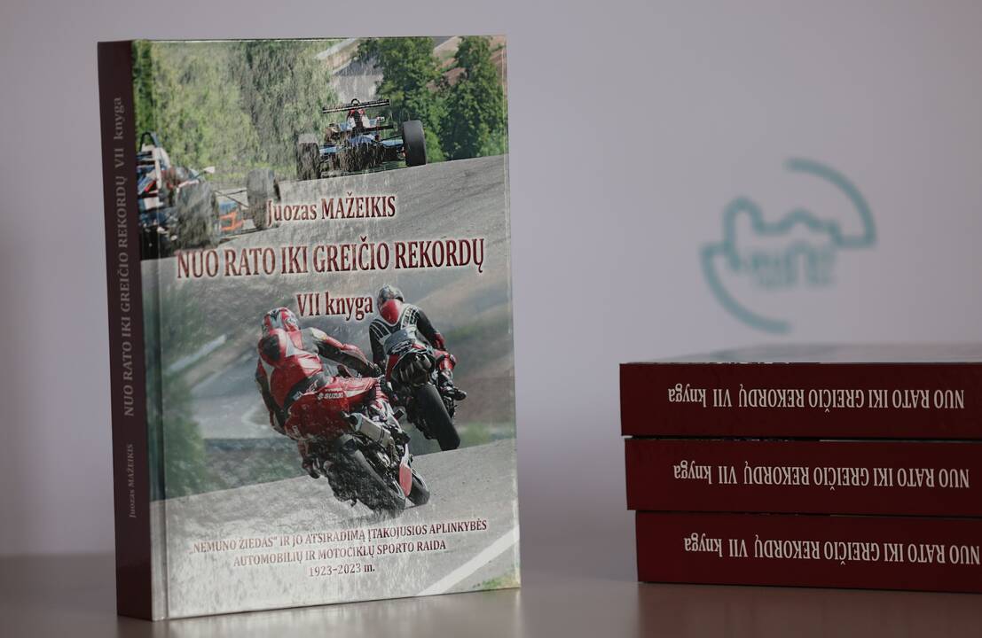 Pažintis: žurnalistas J. Mažeikis pristatė septintą leidinio „Nuo rato iki greičio rekordų. Automobilių sporto istorija“ knygą