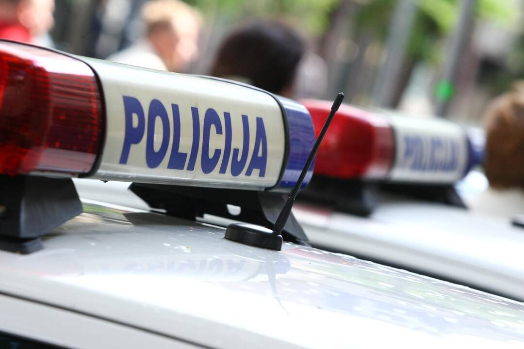 Panevėžio rajone BMW rėžėsi į kelininkų traktorių 