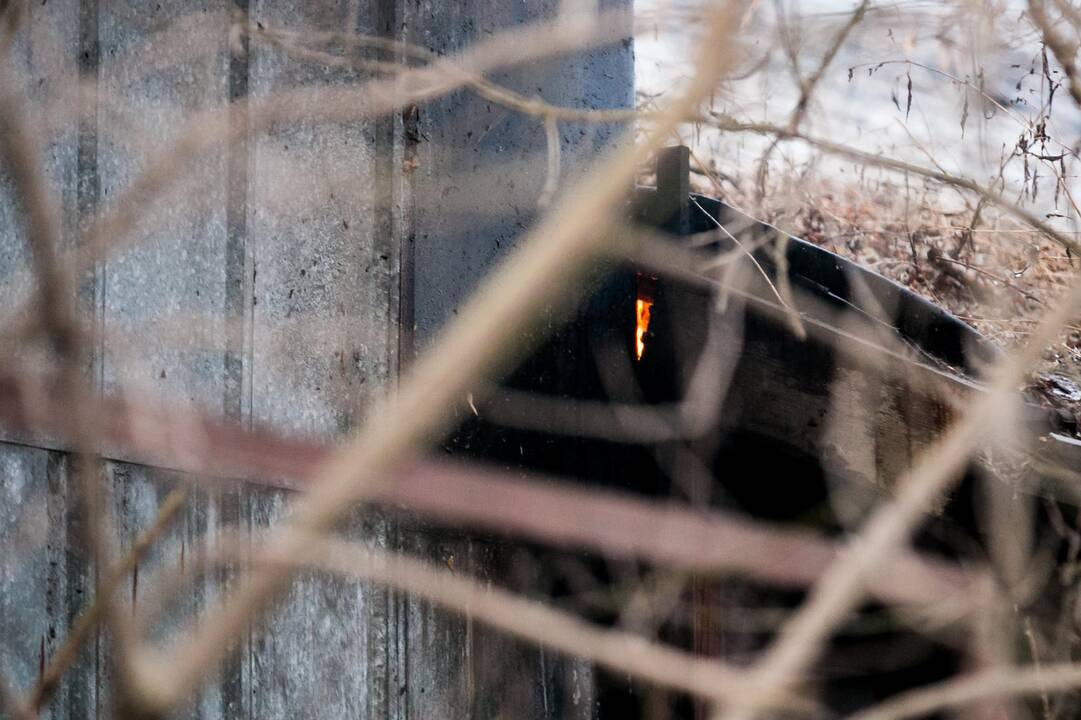 Švenčionių gatvėje degė metalo supirktuvė