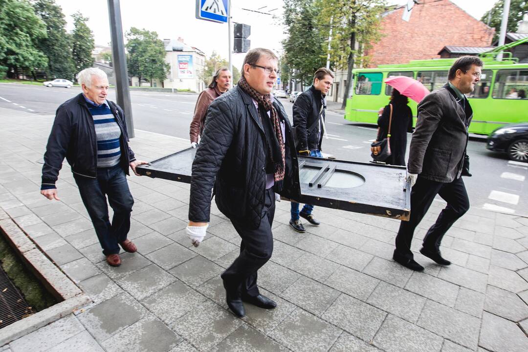 Architektas A. Kančas nustėręs: unikalios smetoniškos durys buvo išmestos į sąvartyną