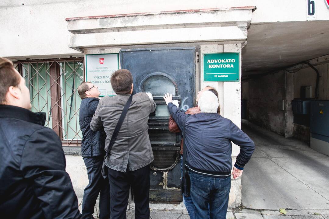 Architektas A. Kančas nustėręs: unikalios smetoniškos durys buvo išmestos į sąvartyną