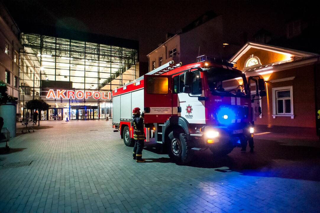 Penktadienio vakarą evakuotas Kauno "Akropolis"