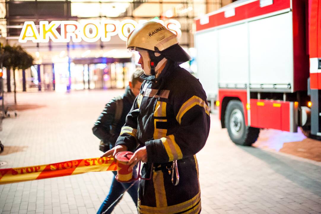 Penktadienio vakarą evakuotas Kauno "Akropolis"