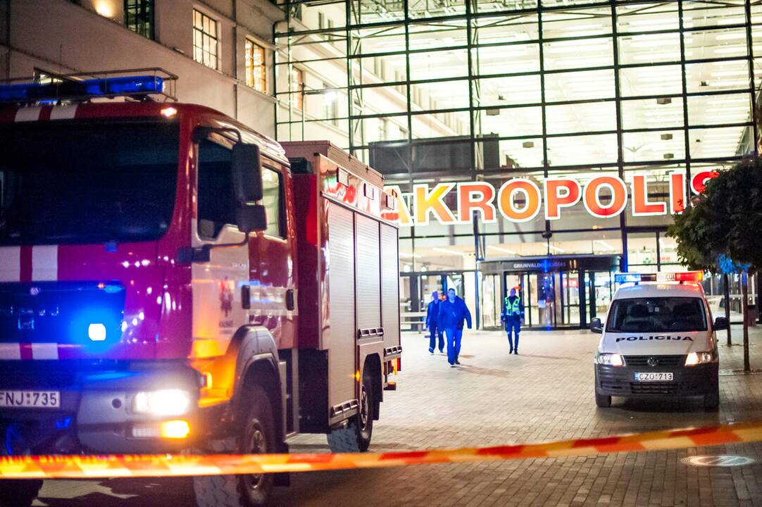Penktadienio vakarą evakuotas Kauno "Akropolis"
