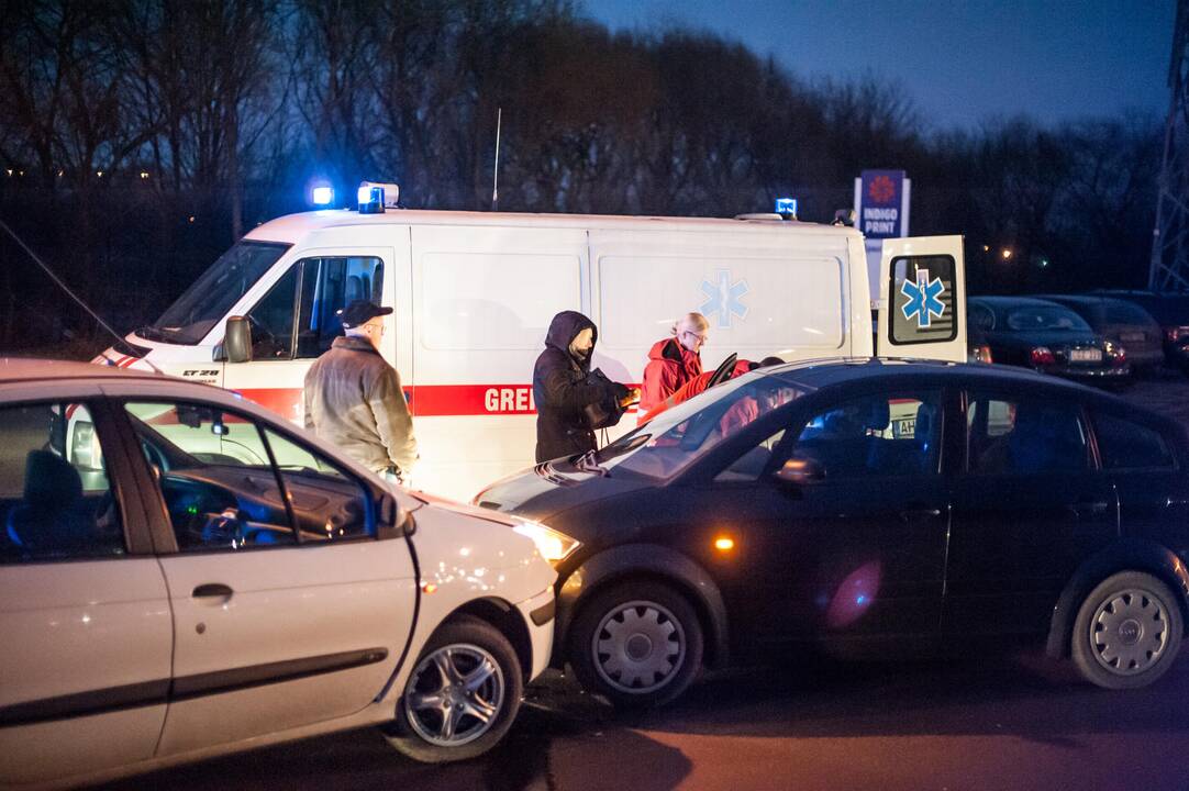 Penktadienio rytą įvyko avarija Piliakalnio gatvėje