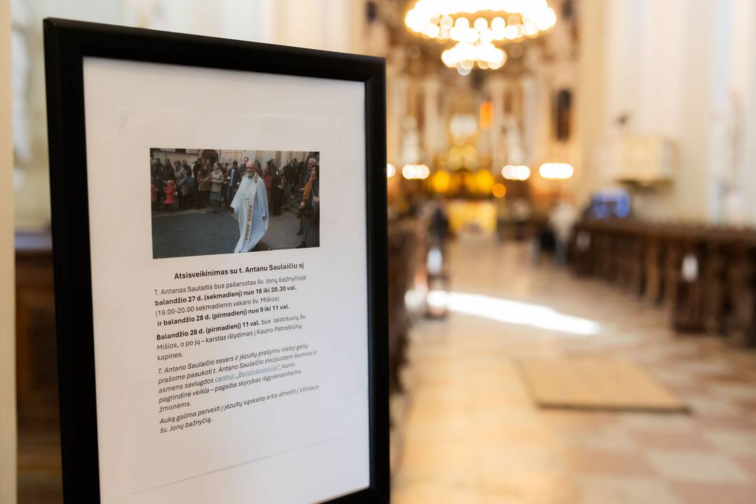 Vilniuje – atsisveikinimas su kunigu jėzuitu Antanu Saulaičiu