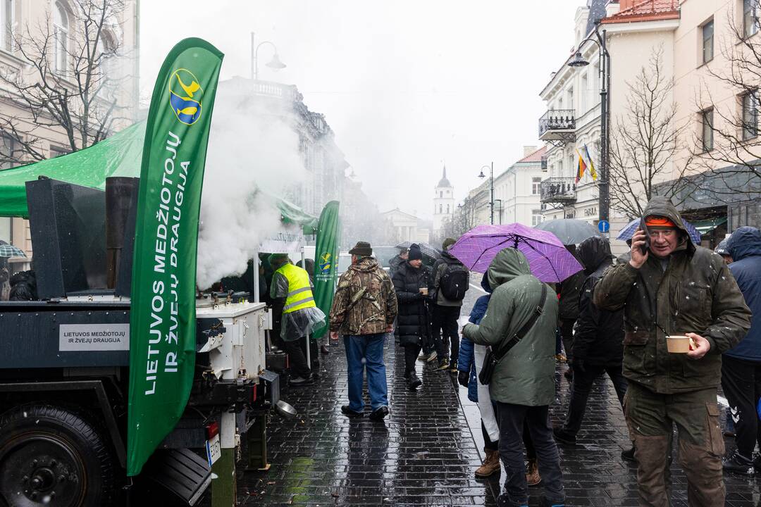 Vilniuje tęsiasi žemdirbių mitingas