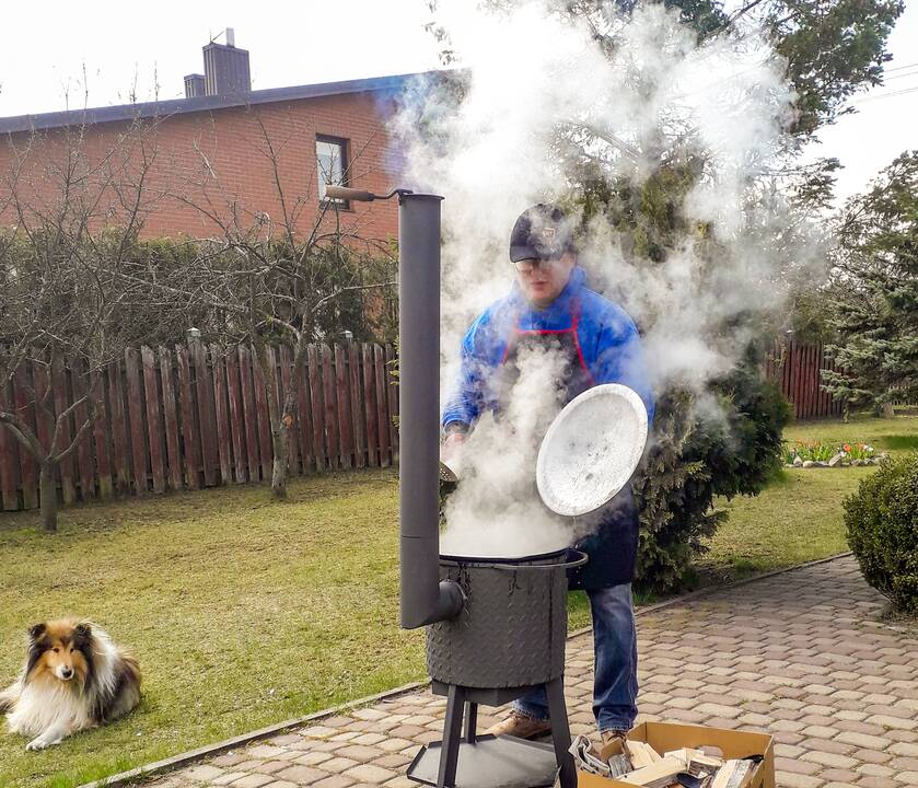 Malonumas: P. Lileikį jo auginamos daržovės džiugina išvaizda, kvapu, skoniu.