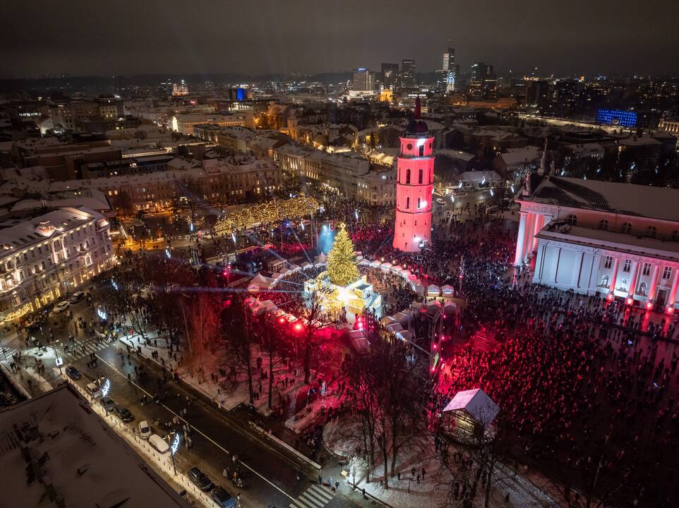 Vilniuje įžiebta Kalėdų eglė 2023