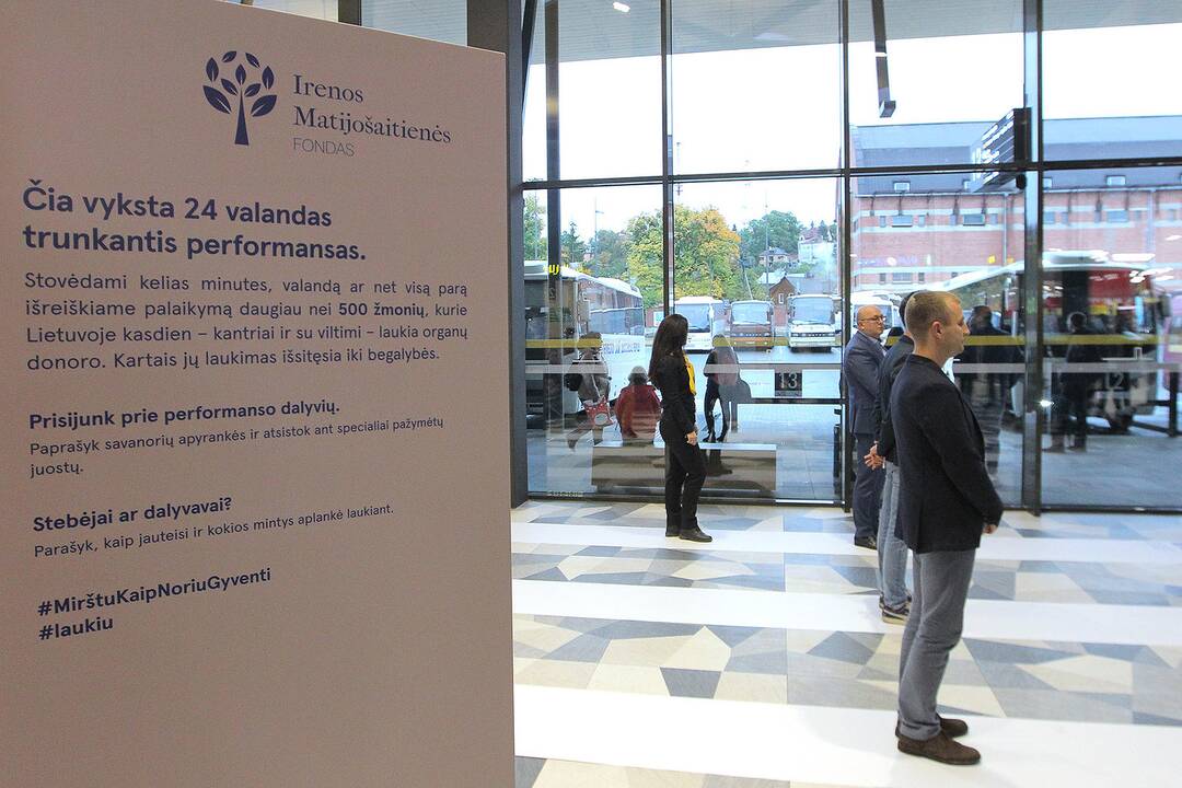 Performansas „Mirštu, kaip noriu gyventi“