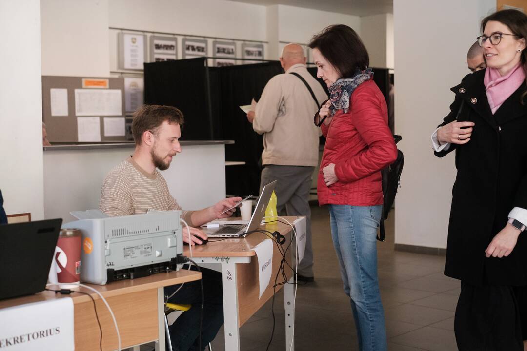 Kauniečiai balsuoja prezidento rinkimuose