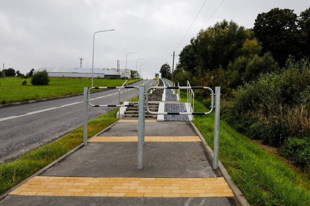 Ramučiuose esančiame dviračių take – laiptai
