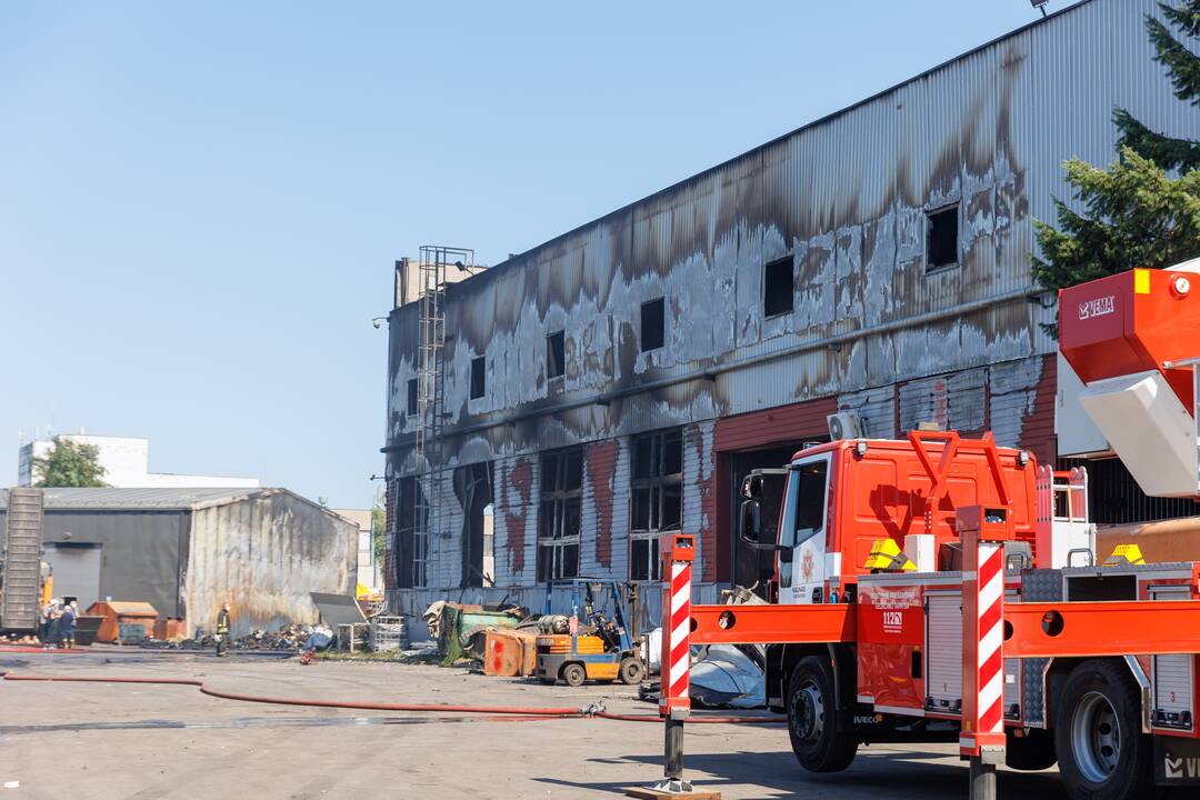 Spaudos konferencija apie gaisrą įmonėje „Žalvaris“