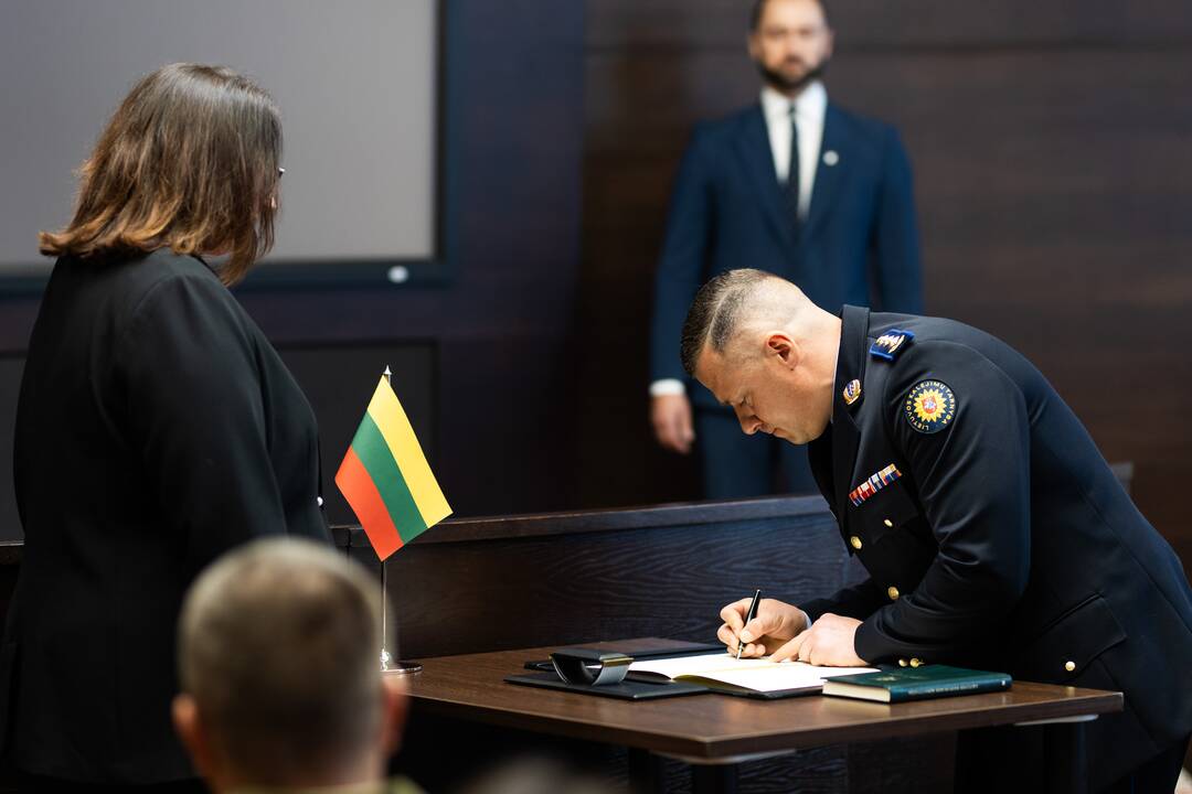 Naujas Kalėjimų tarnybos vadovas M. Kairys davė priesaiką